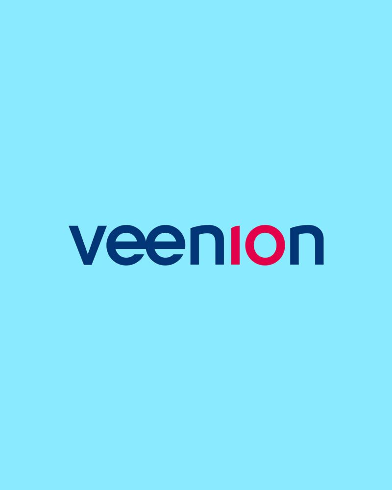 veenion Logo auf hellblauem Hintergrund