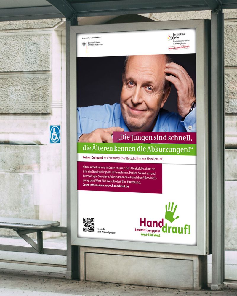 Hand drauf Kampagne mit Reiner Calmund, City Light Plakat an Bushaltestelle