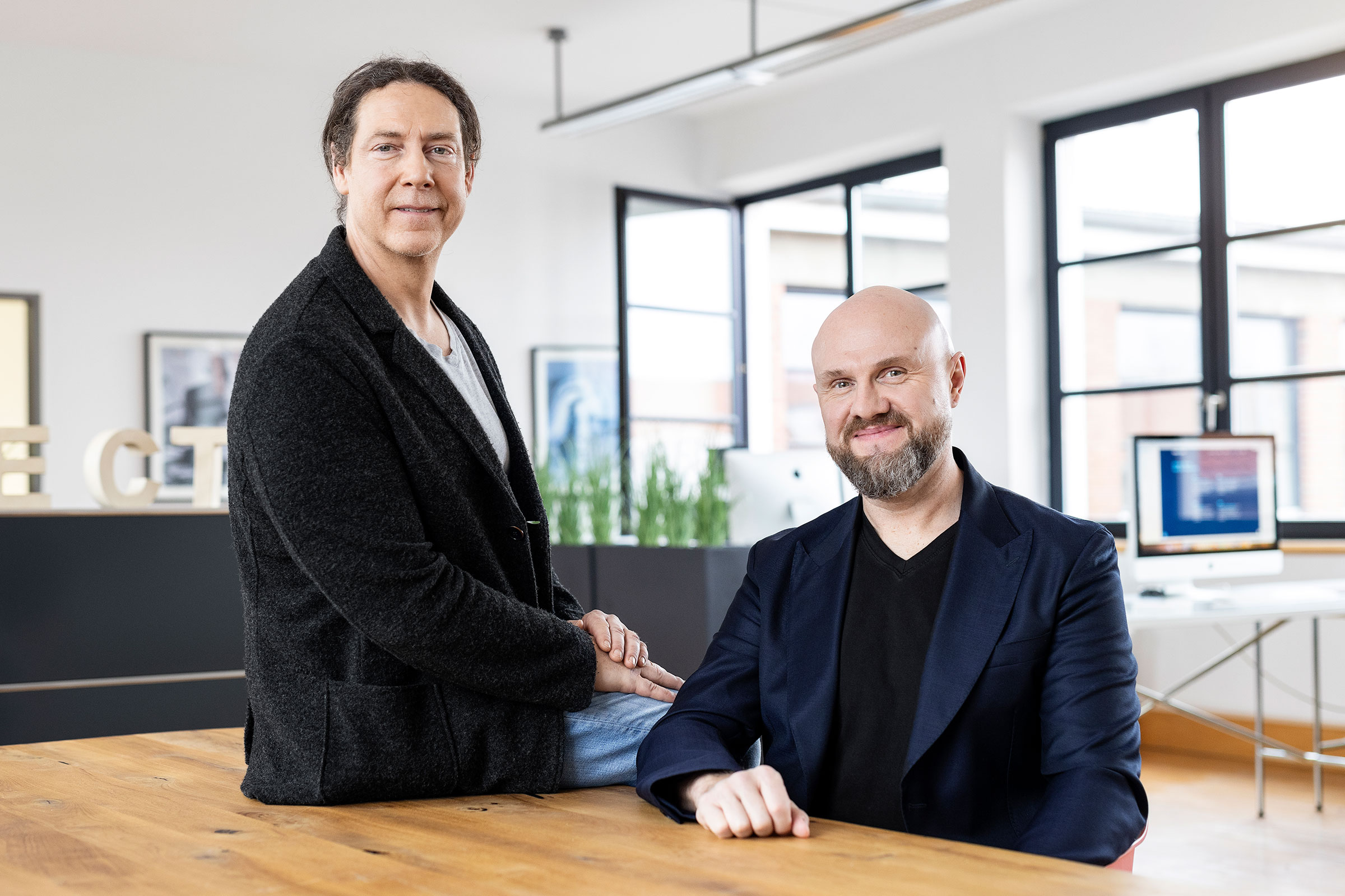 Die beiden Geschäftsführer der uspect GmbH Agentur für Markenkommunikation: Tim Angermeyer und Martin Wojtowicz
